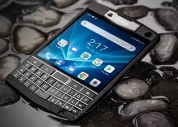 celulares BlackBerry, mesmo com wi-fi ou rede de celular, não poderão fazer chamadas, mandar mensagens de texto, usar dados, mandar SMS nem mesmo fazer chamadas para números de emergência. BlackBerrys rodando Android continuam funcionando normalmente.
